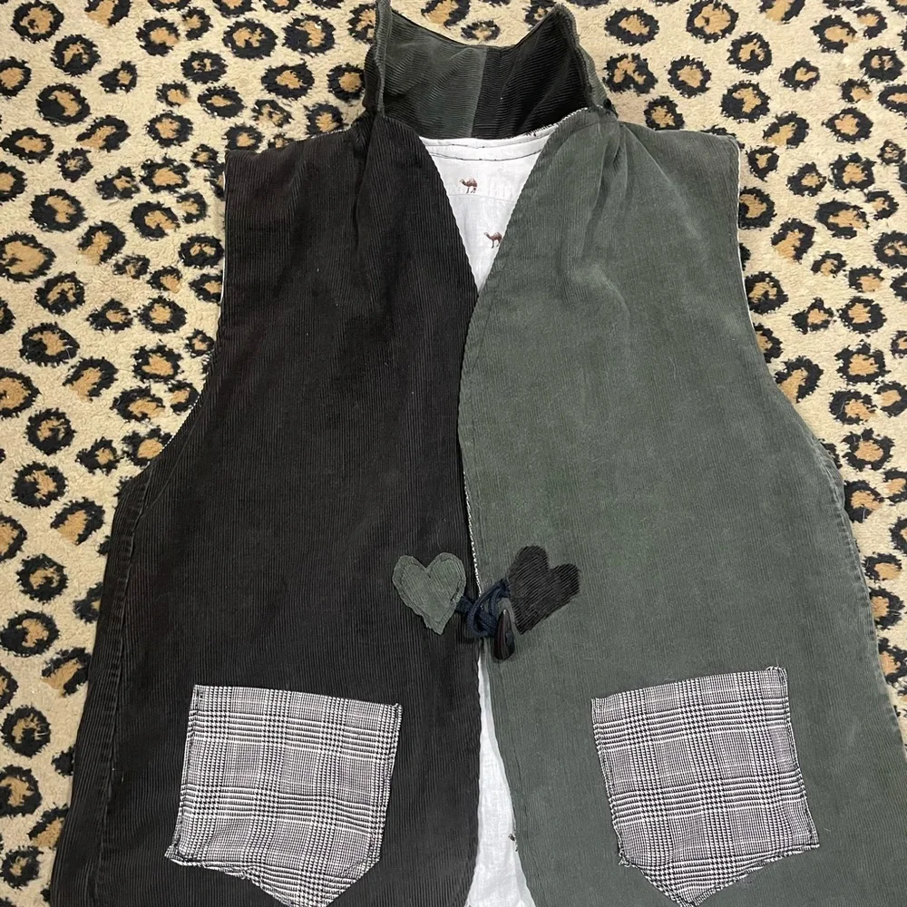 Custom vest - Picture 2 of 6